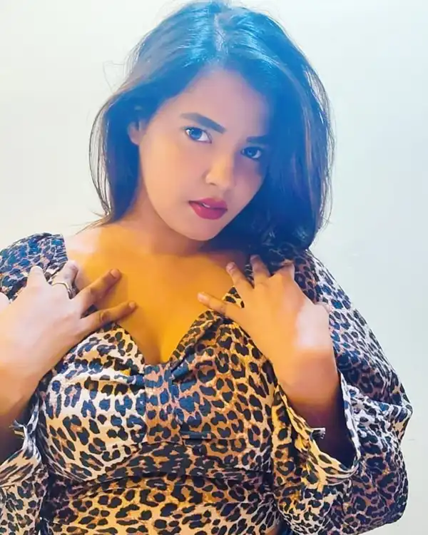 Sakshi vip call girls in Bhopal